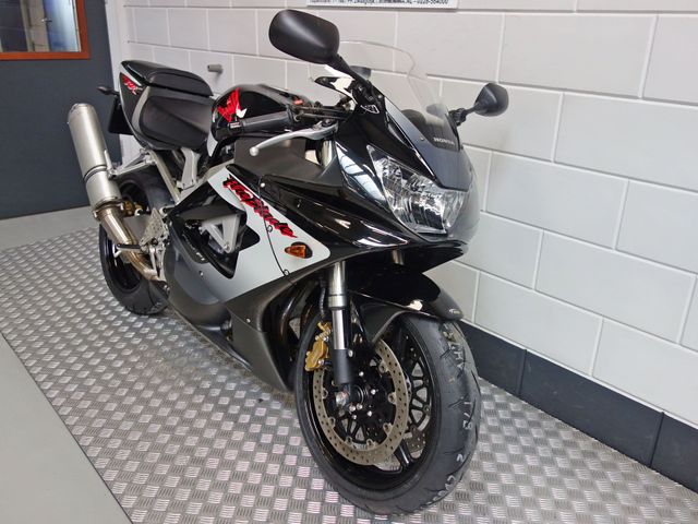 honda - cbr-900-rr-fireblade