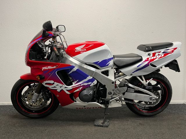 honda - cbr-900-rr-fireblade