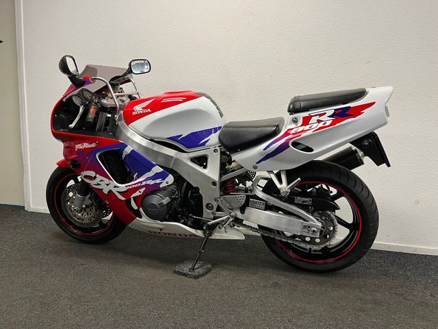 honda - cbr-900-rr-fireblade