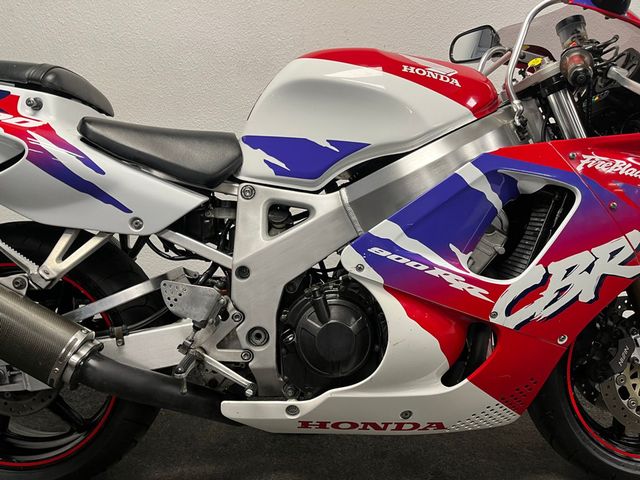 honda - cbr-900-rr-fireblade