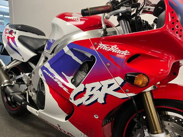 honda - cbr-900-rr-fireblade