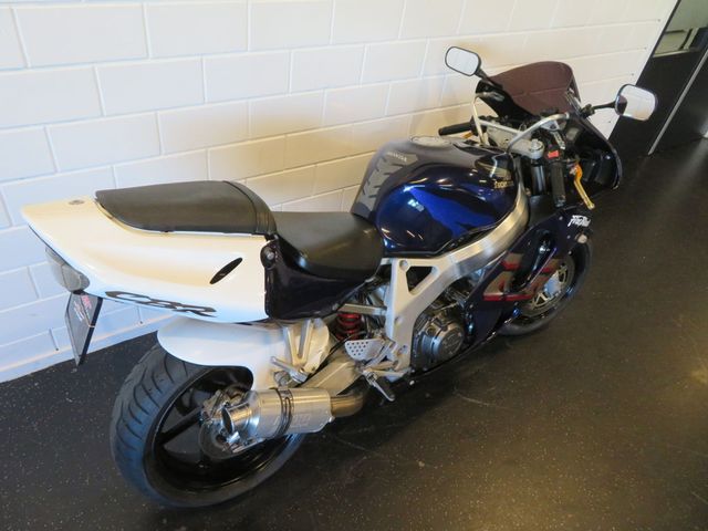 honda - cbr-900-rr-fireblade
