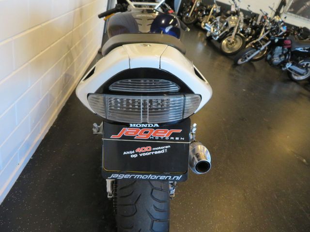 honda - cbr-900-rr-fireblade