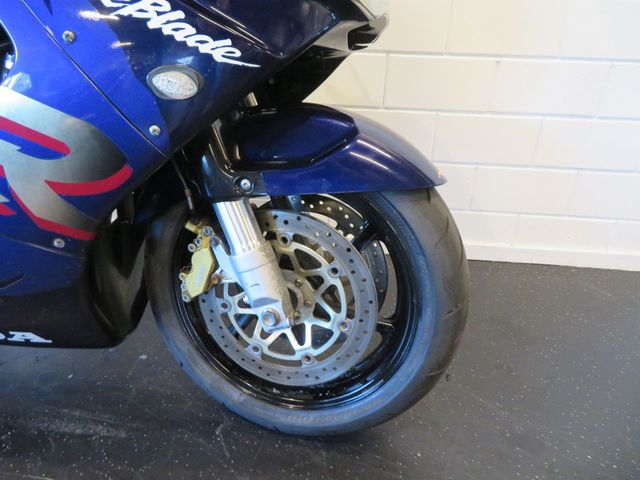 honda - cbr-900-rr-fireblade