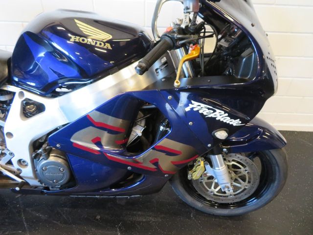 honda - cbr-900-rr-fireblade