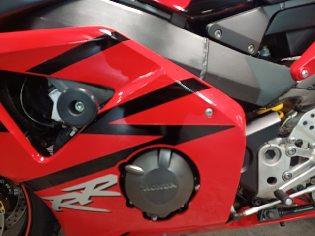 honda - cbr-900-rr-fireblade