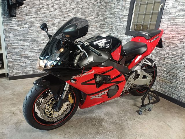 honda - cbr-900-rr-fireblade