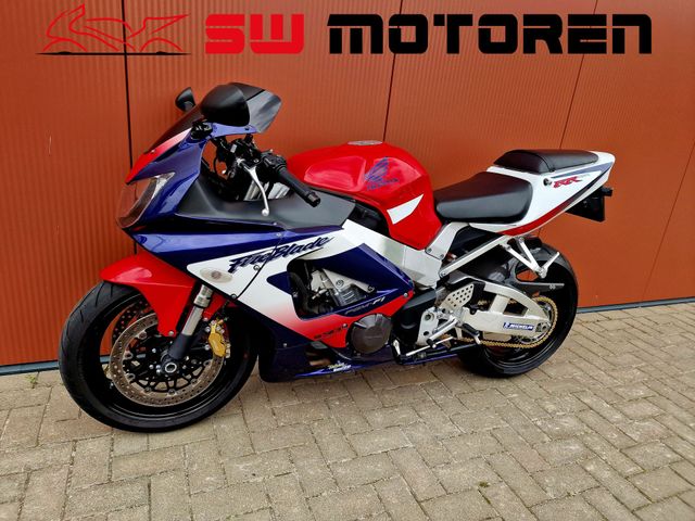 honda - cbr-900-rr-fireblade