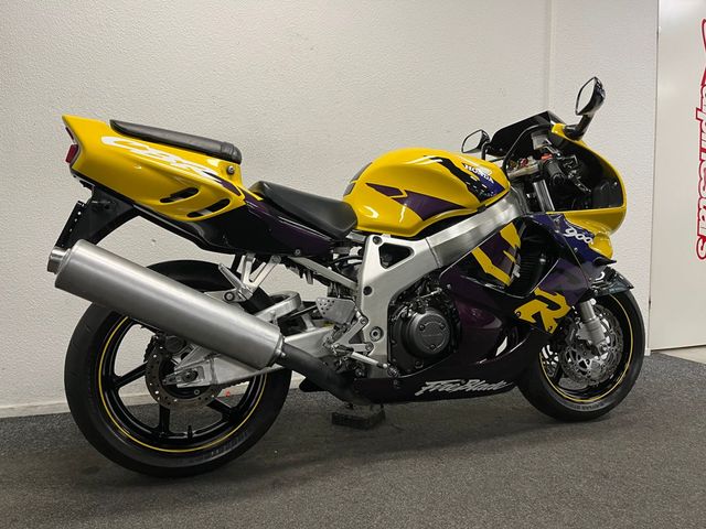 honda - cbr-900-rr-fireblade