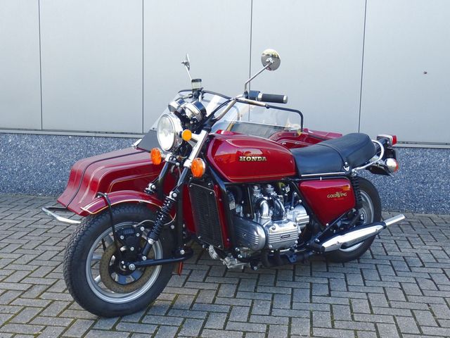 honda - gl-1000-goldwing