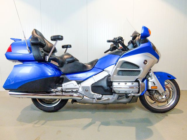 honda - gl-1800-goldwing