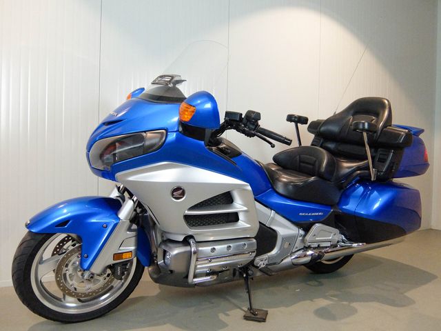 honda - gl-1800-goldwing