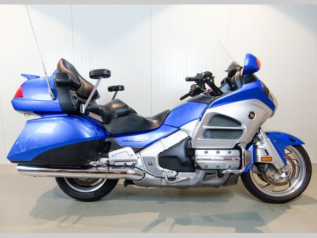 honda - gl-1800-goldwing