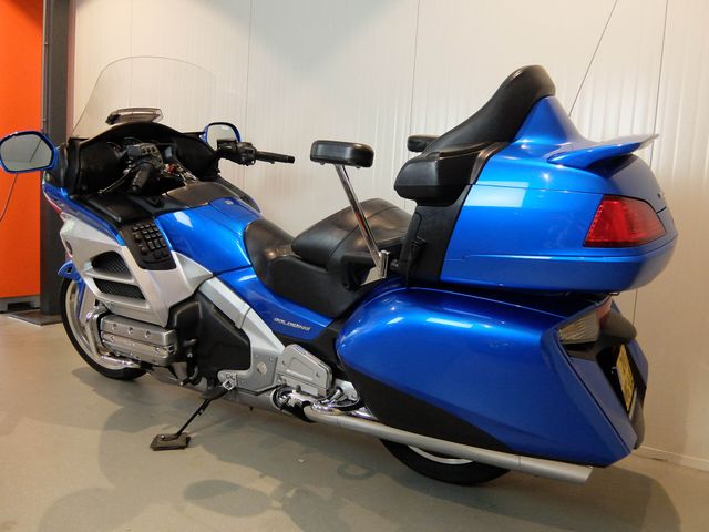 honda - gl-1800-goldwing