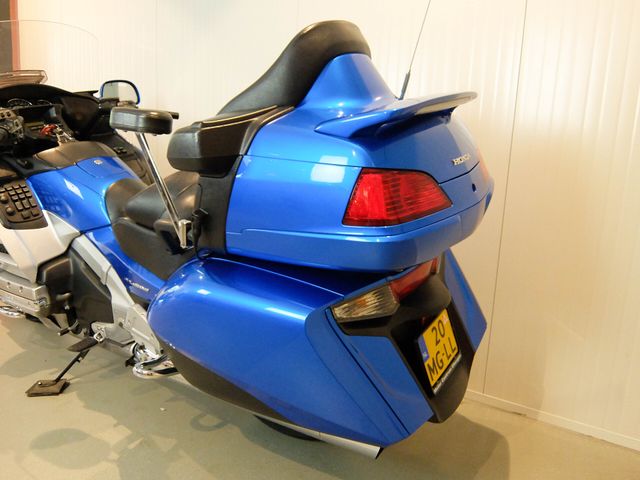 honda - gl-1800-goldwing