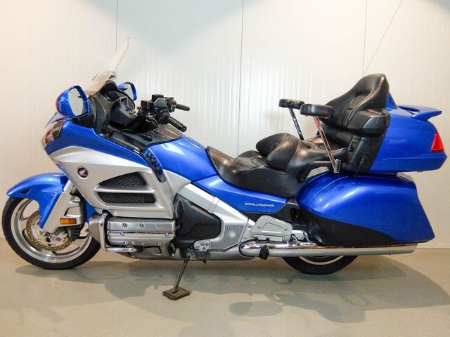 honda - gl-1800-goldwing