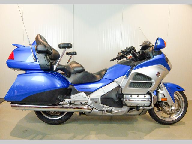 honda - gl-1800-goldwing