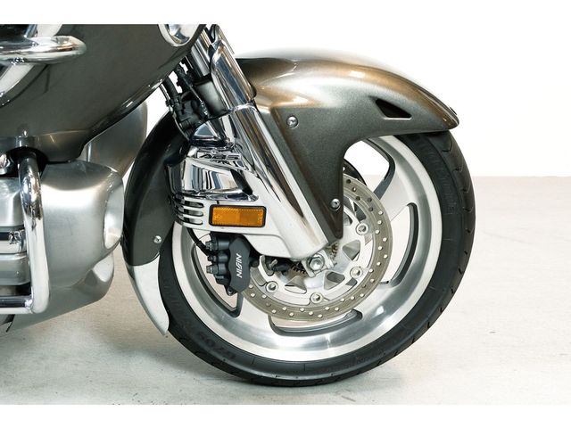 honda - gl-1800-goldwing