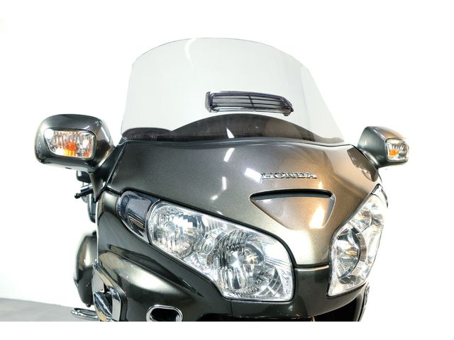 honda - gl-1800-goldwing