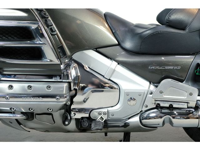 honda - gl-1800-goldwing