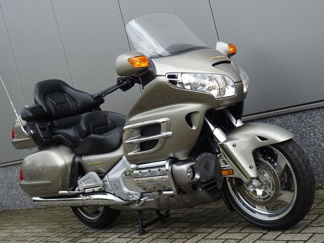 honda - gl-1800-goldwing