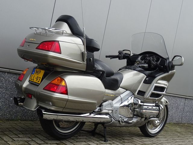 honda - gl-1800-goldwing