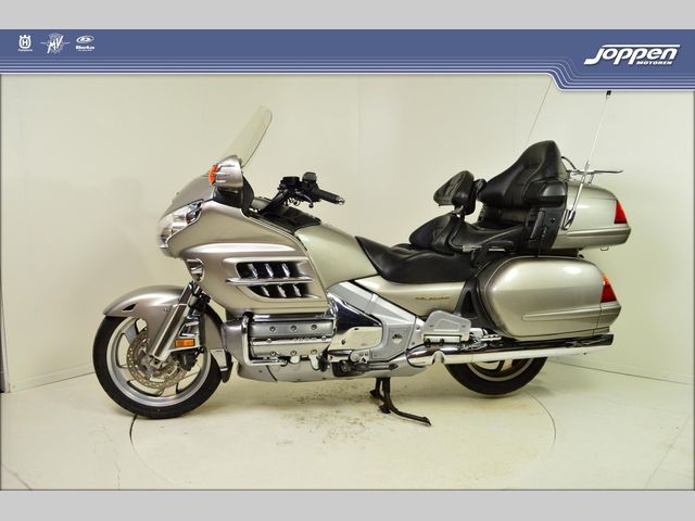 honda - gl-1800-goldwing