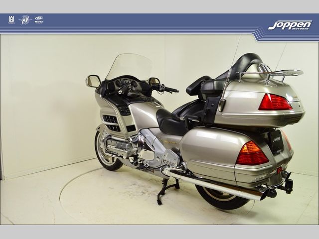 honda - gl-1800-goldwing