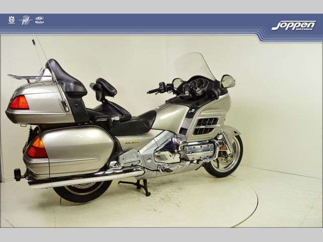 honda - gl-1800-goldwing