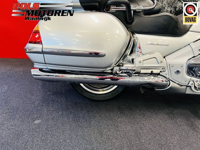 honda - gl-1800-goldwing