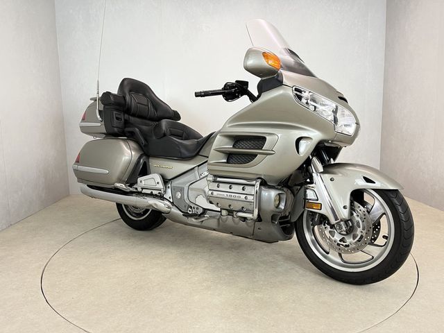 honda - gl-1800-goldwing