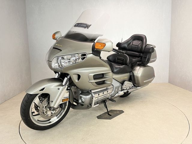 honda - gl-1800-goldwing