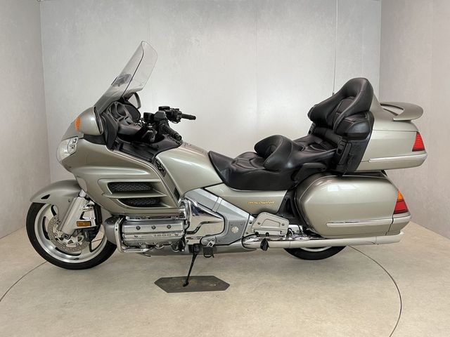 honda - gl-1800-goldwing