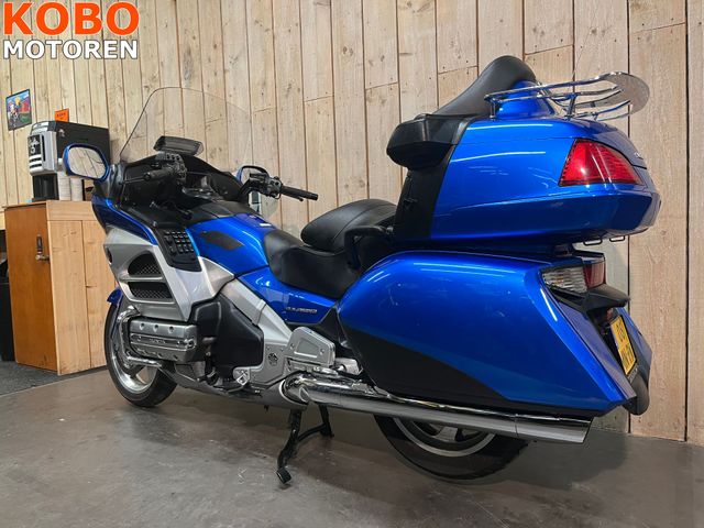 honda - gl-1800-goldwing