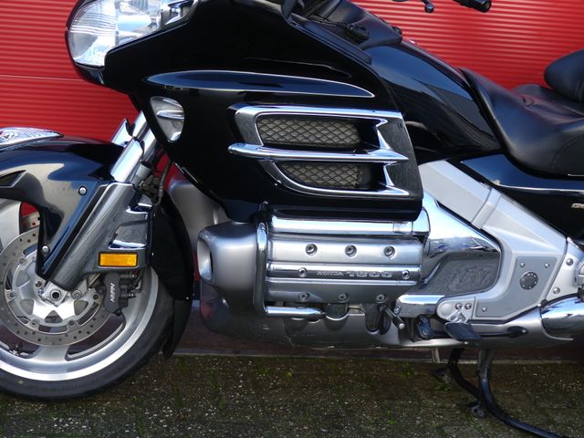 honda - gl-1800-goldwing