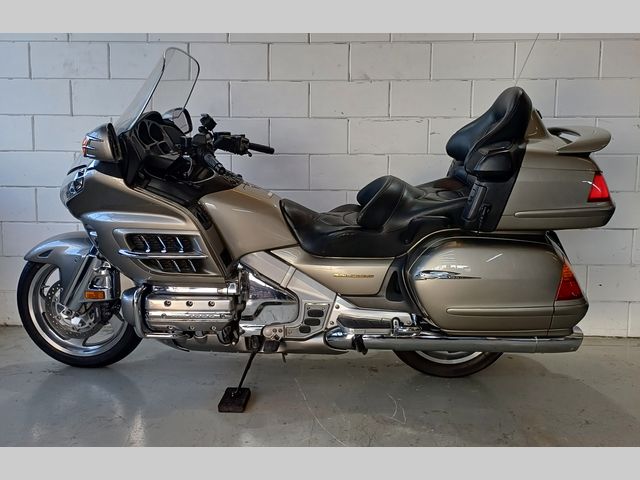 honda - gl-1800-goldwing