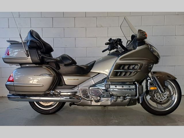 honda - gl-1800-goldwing