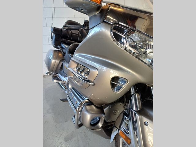 honda - gl-1800-goldwing