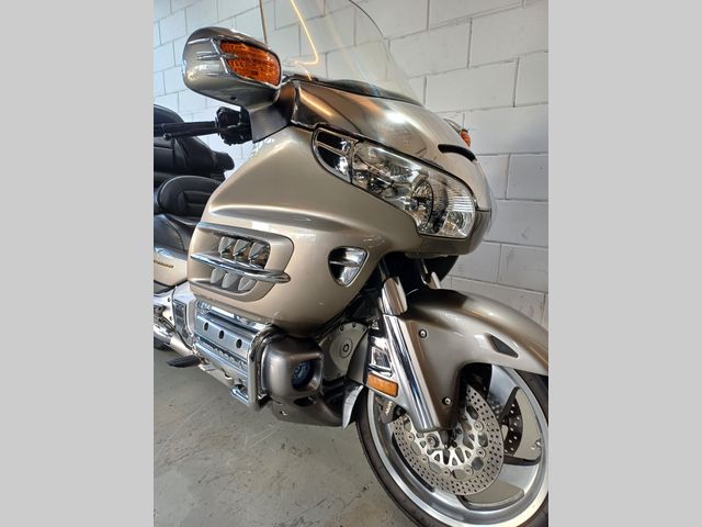 honda - gl-1800-goldwing