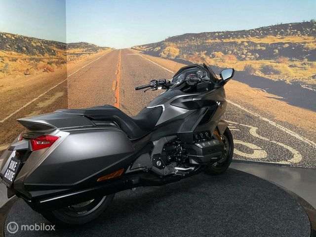honda - gl-1800-goldwing