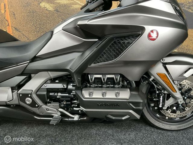 honda - gl-1800-goldwing