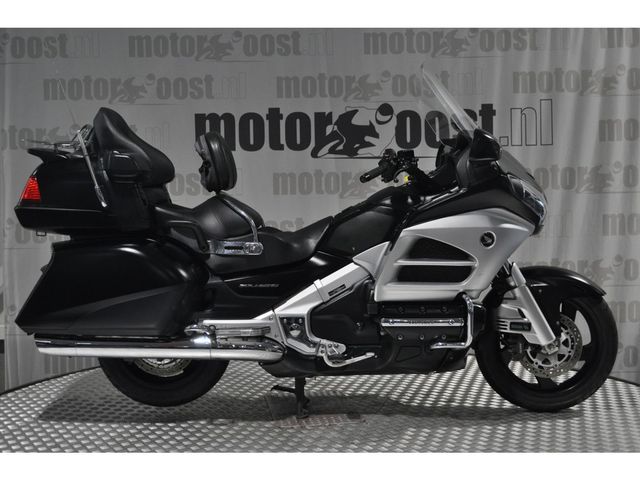 honda - gl-1800-goldwing