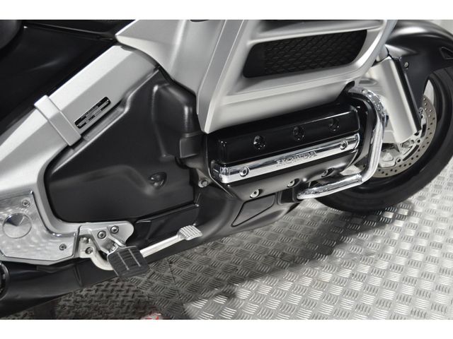 honda - gl-1800-goldwing