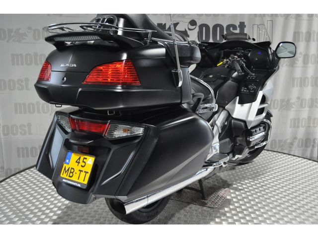 honda - gl-1800-goldwing