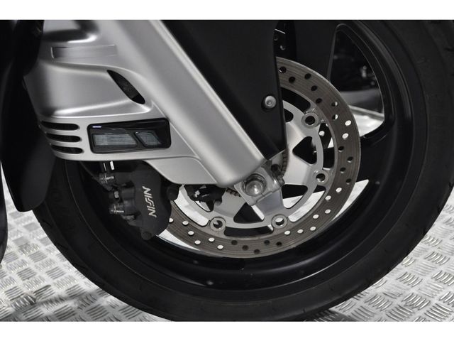 honda - gl-1800-goldwing