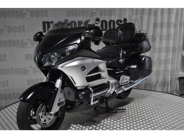 honda - gl-1800-goldwing