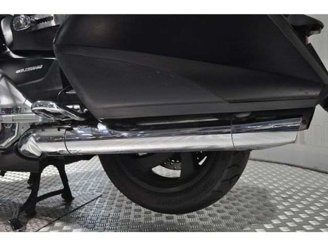 honda - gl-1800-goldwing