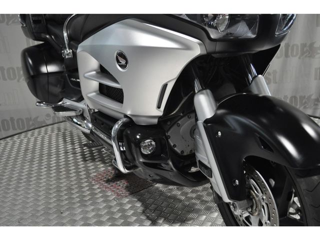 honda - gl-1800-goldwing