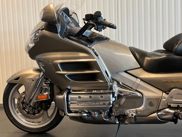 honda - gl-1800-goldwing-abs