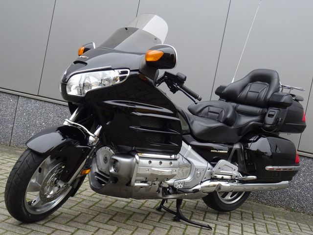 honda - gl-1800-goldwing-abs